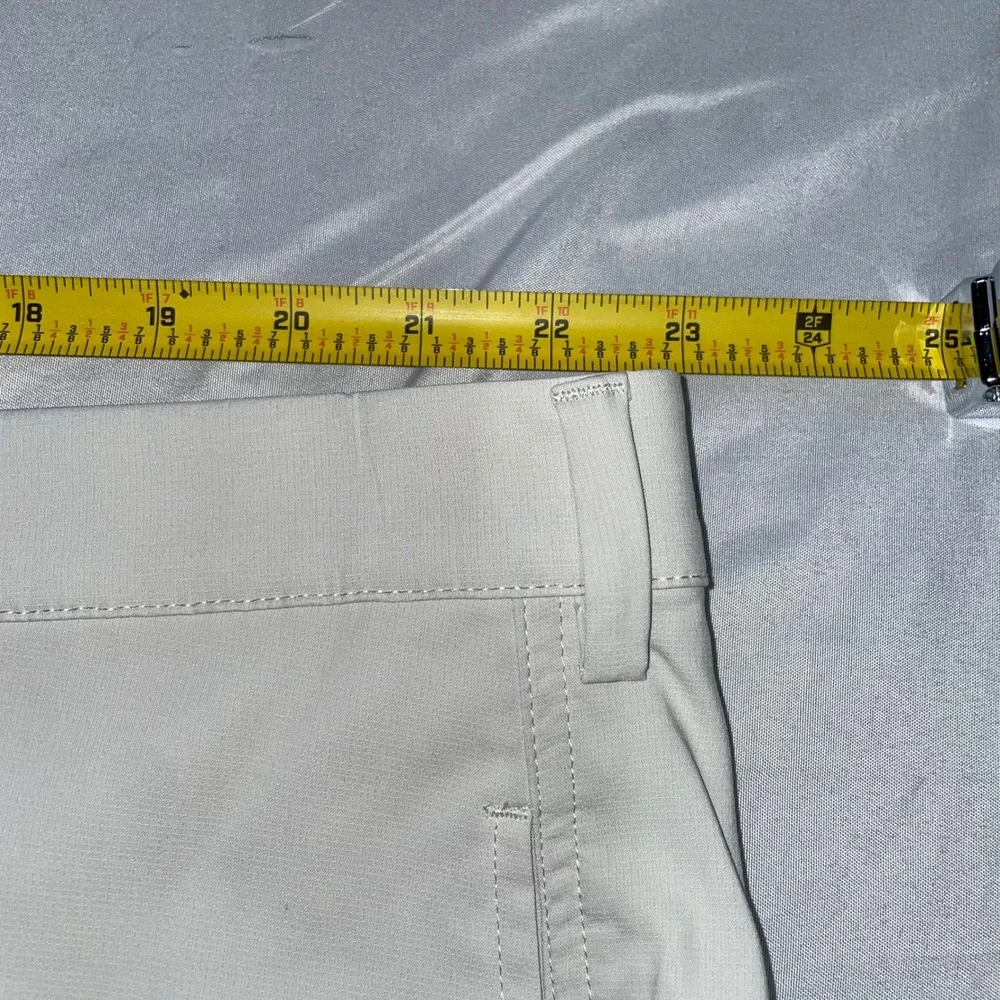 Greg Norman Mens Protek Performance Golf Shorts Beige Stone Size 44 NWT